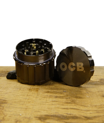 ocb-grinder-4-teilig-geöffnet